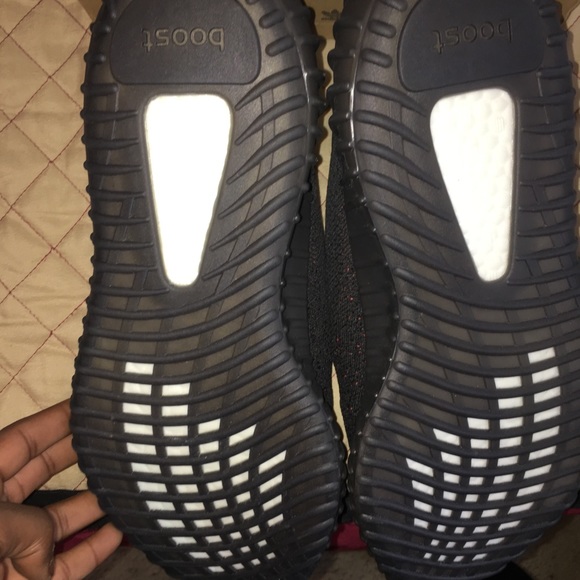 Adidas Yeezy Boost 350 v2 Red Stripe - Picture 6 of 6